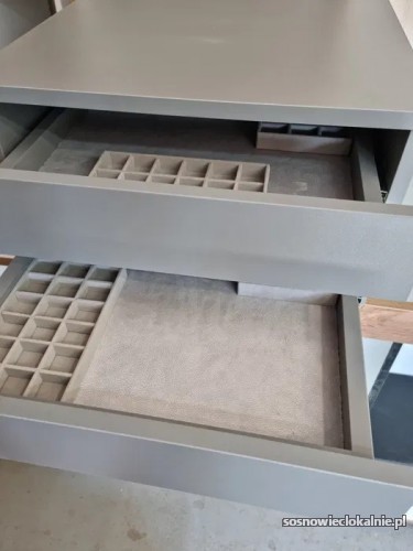 organizer-na-bizuterie-52832.jpg