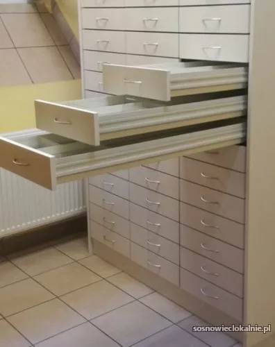meble-apteczne-magazynowe-szuflady-glebokiego-sprzedam-uzywane-57550-sosnowiec.webp